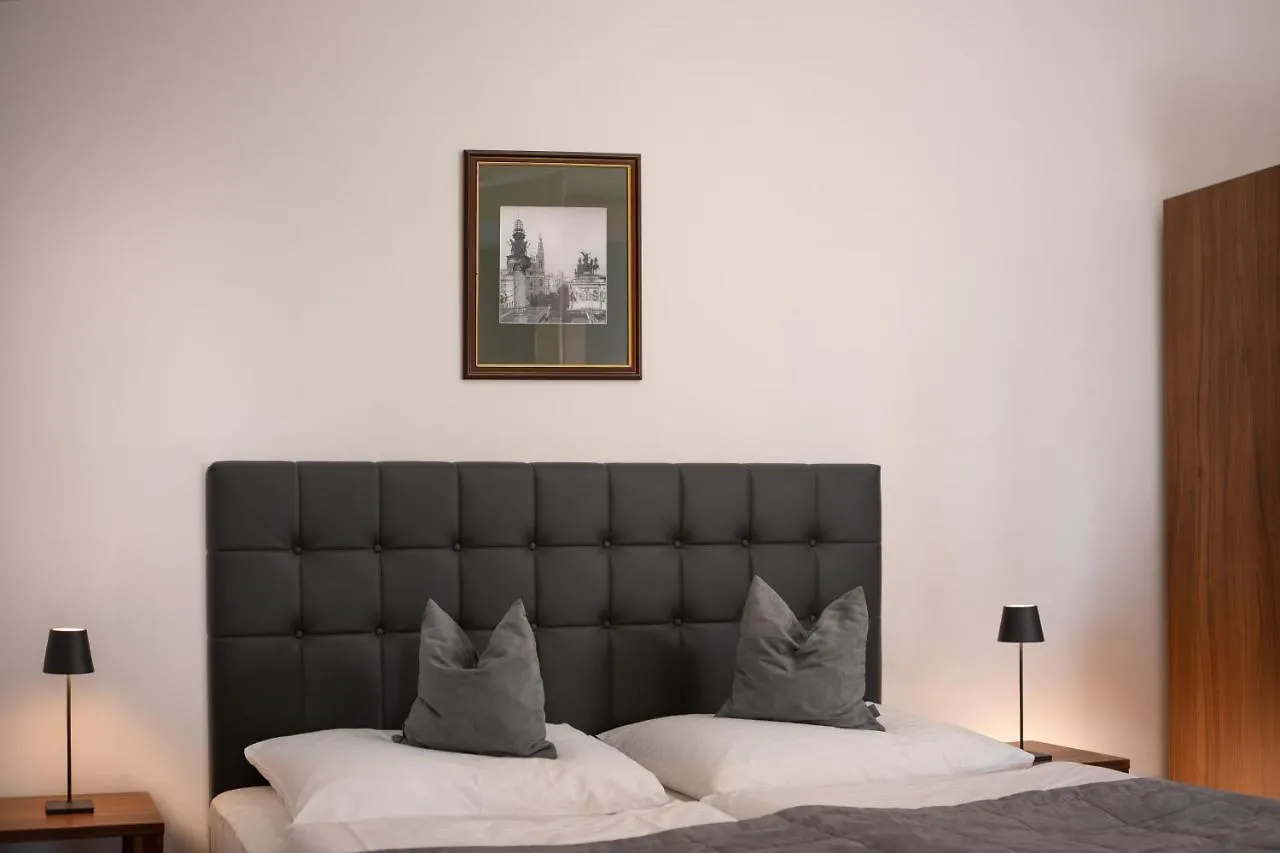 Hotel Bergwirt Schoenbrunn Wenen