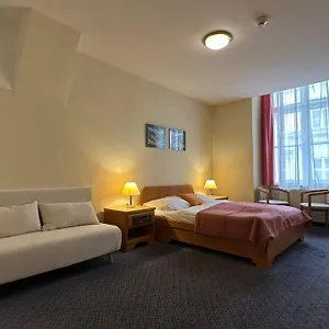 Hotel Very Apartments, 5 Min To Center, No Reception