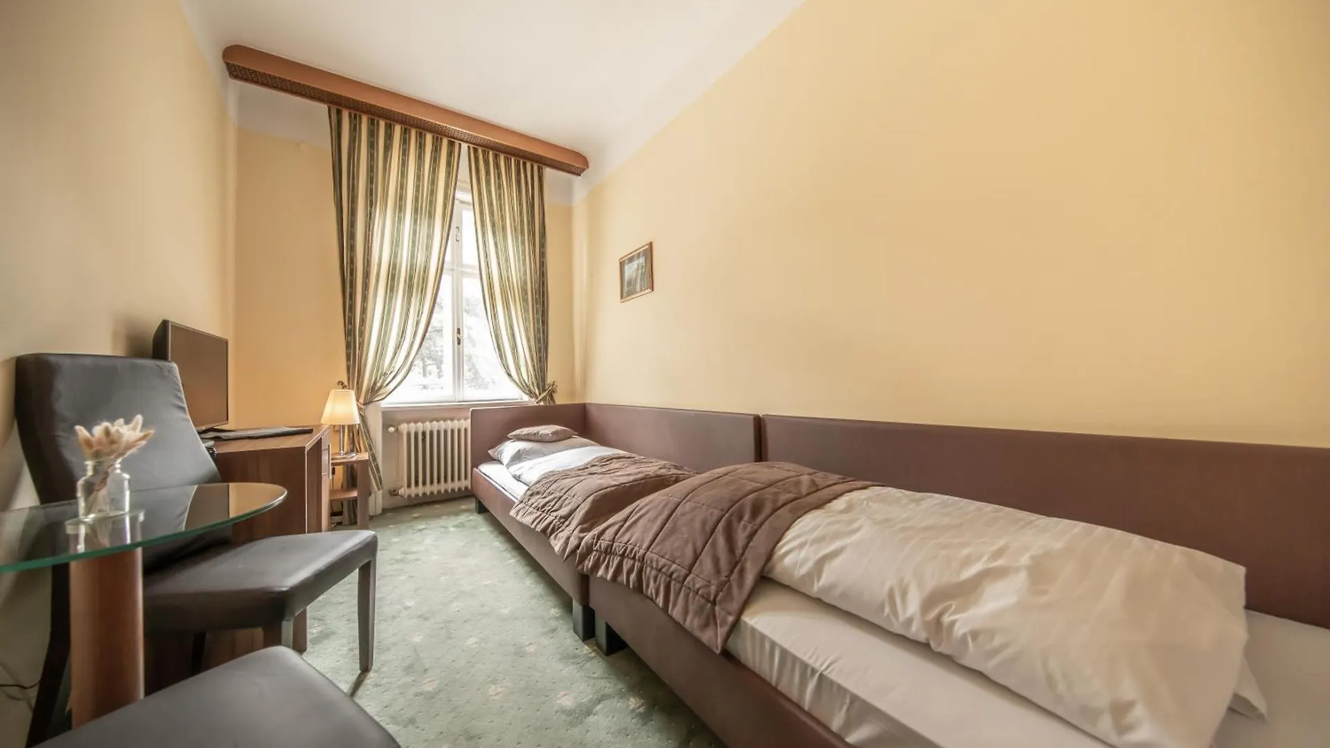 Hotel Bergwirt Vienna 3*,  Austria
