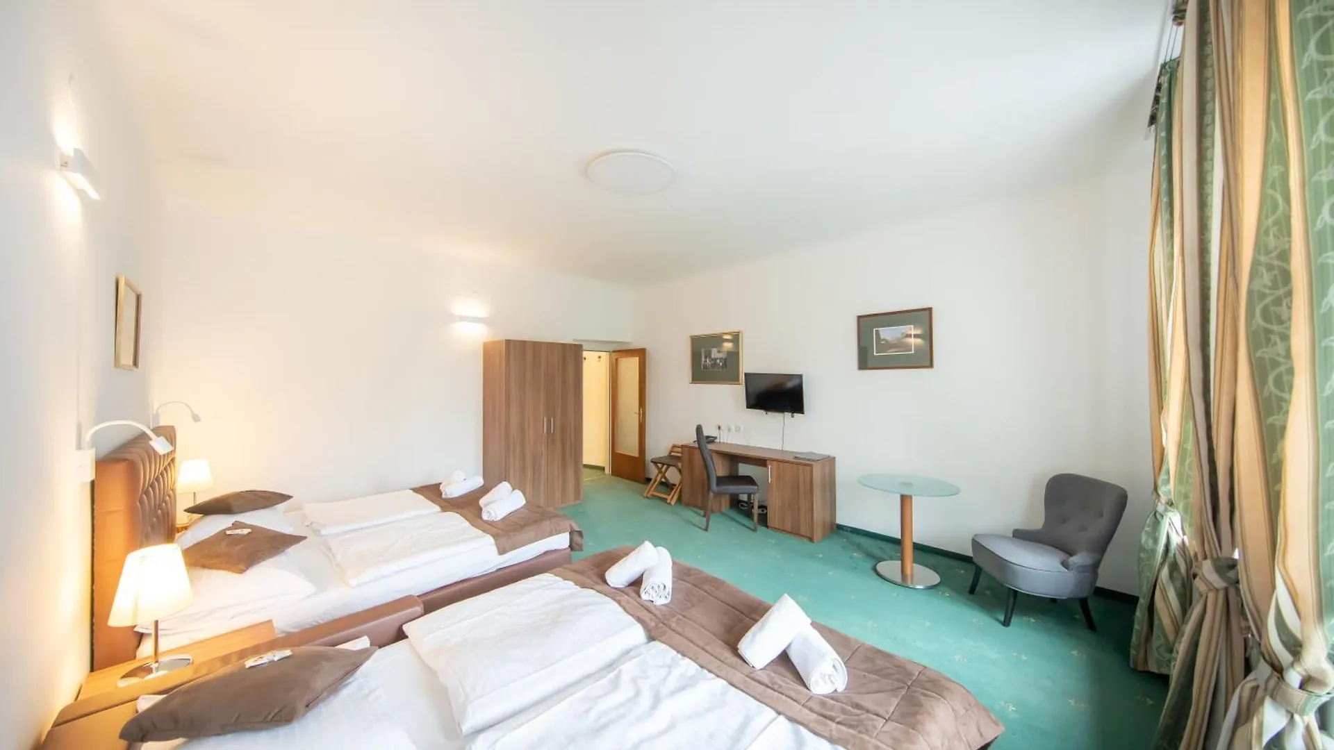 Hotel Bergwirt Vienna